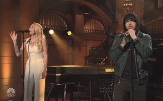 Who Sang On SNL With Eminem? – Twitter Reacts