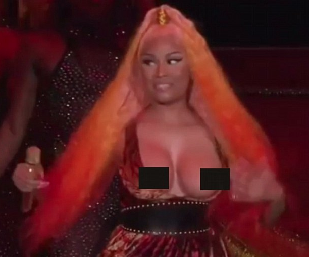Nicki Minaj Nip Slip Wardrobe Malfunction